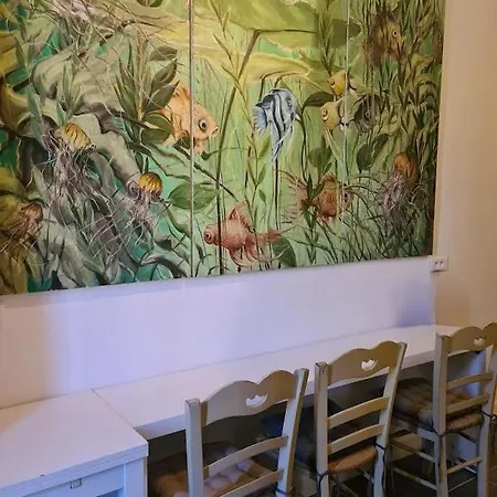 En Face Du Chateau De Nizas, Frühstückspension 3*